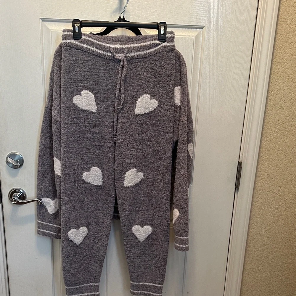 POL Gray and White Heart Lounge set Pants Size M, Top size L - Picture 3 of 8